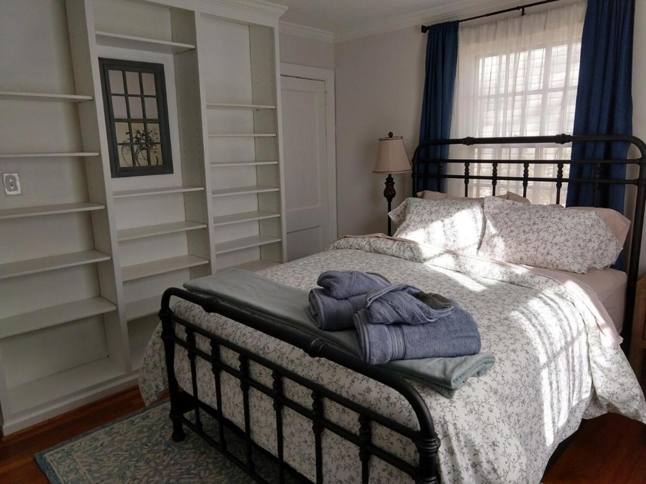 Charming Classic Cottage 2Br Дарем Экстерьер фото